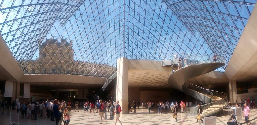 Paris_Louvre atrium looking up