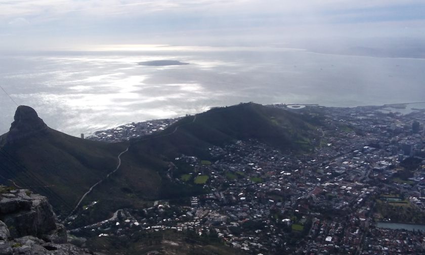 SA_cape town atop table mtn looking left